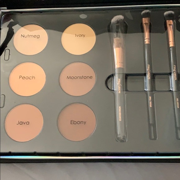 New and unused/unopened PRO Contour makeup - Picture 3 of 4